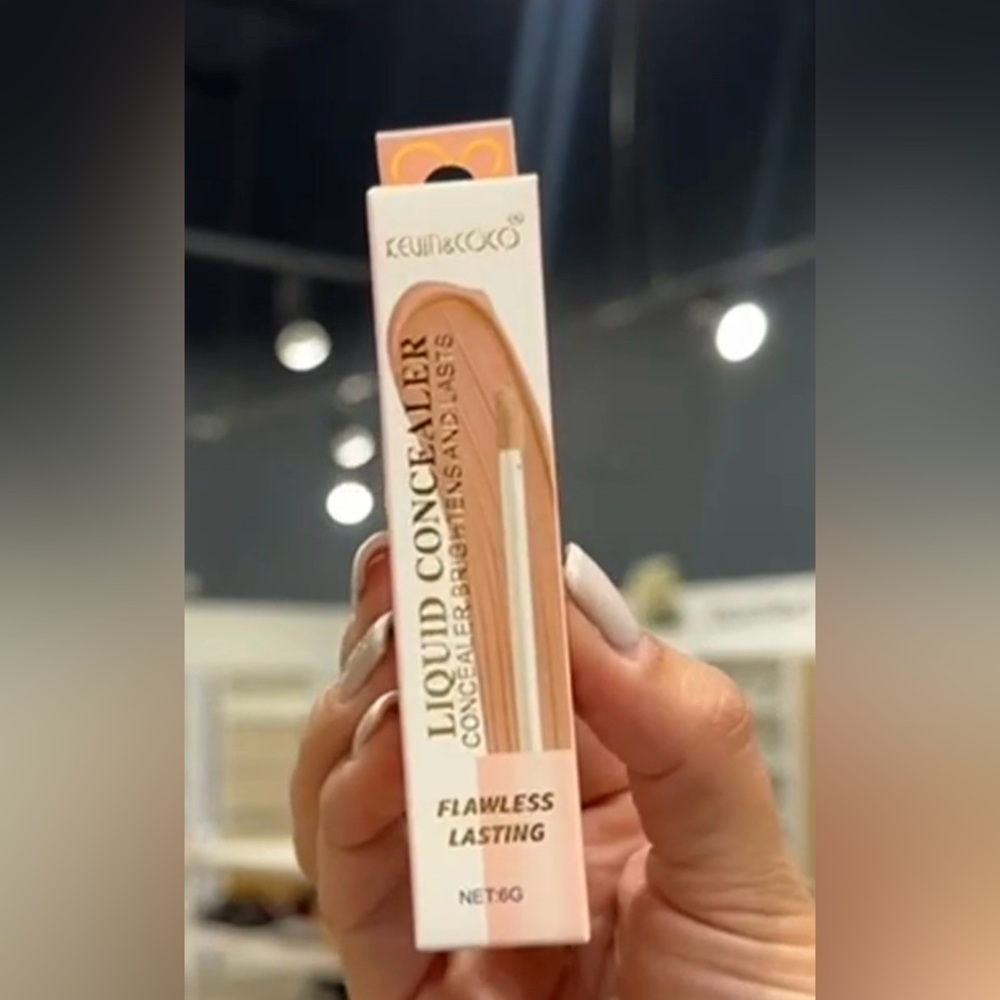 Flawless Lasting Liquid Concealer by KEVINCOCO - Cream